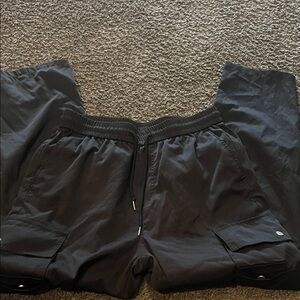 3/$15. Men’s Cargo pants L